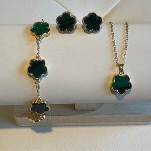 Green and Gold Tone Clover-Shape Silver Bracelet, Earrings & Necklace Set New